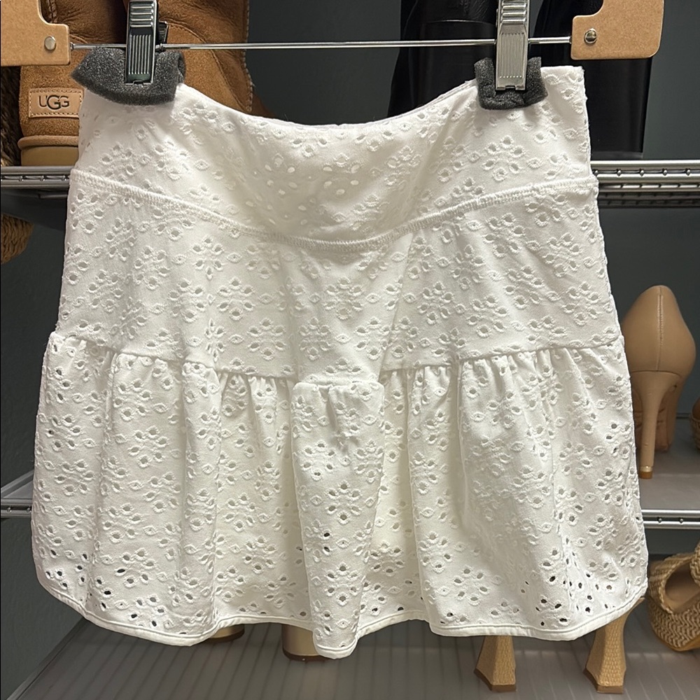 Fits like XS - Lilly Pulitzer White lace athletic mini skort